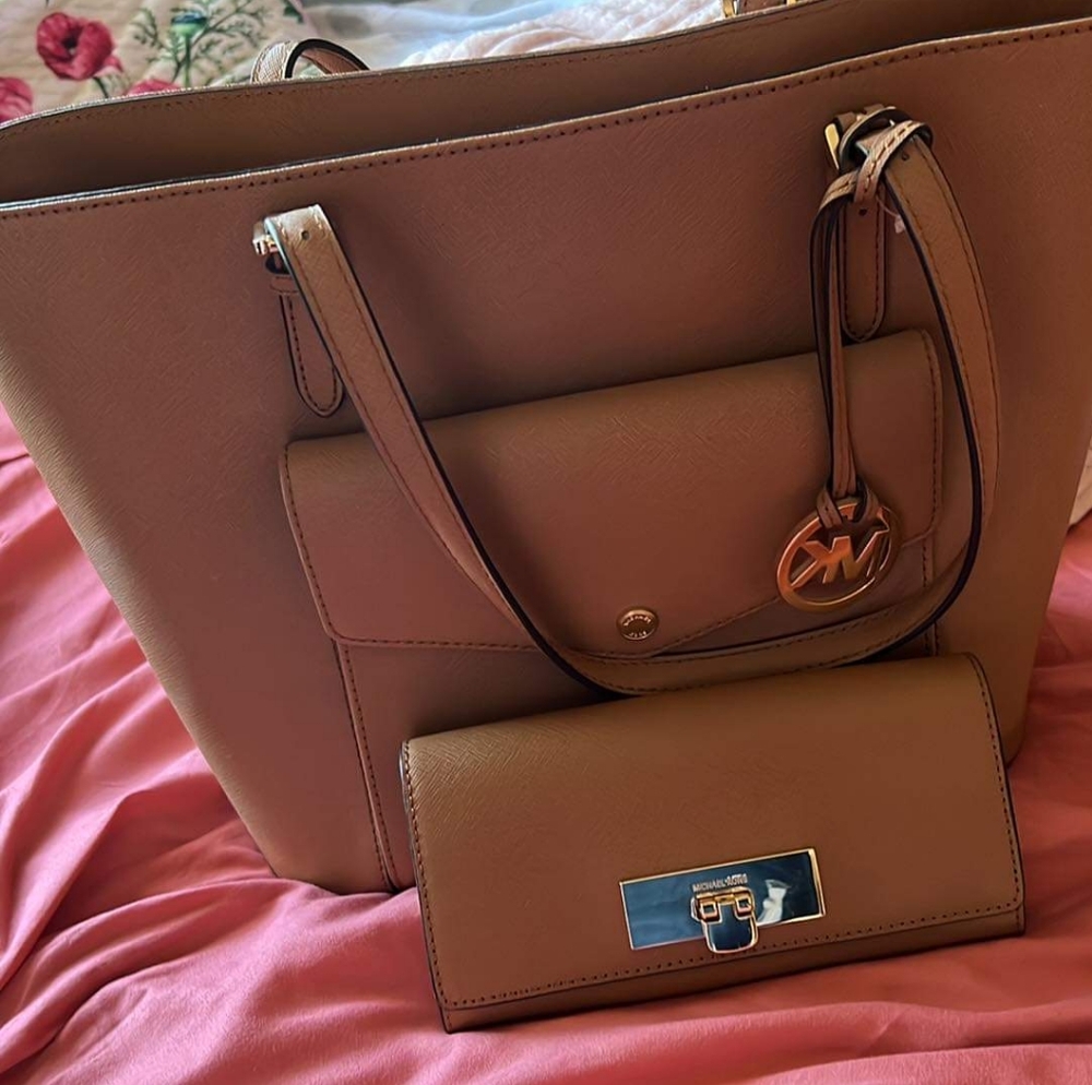 MICHAEL KORS purse